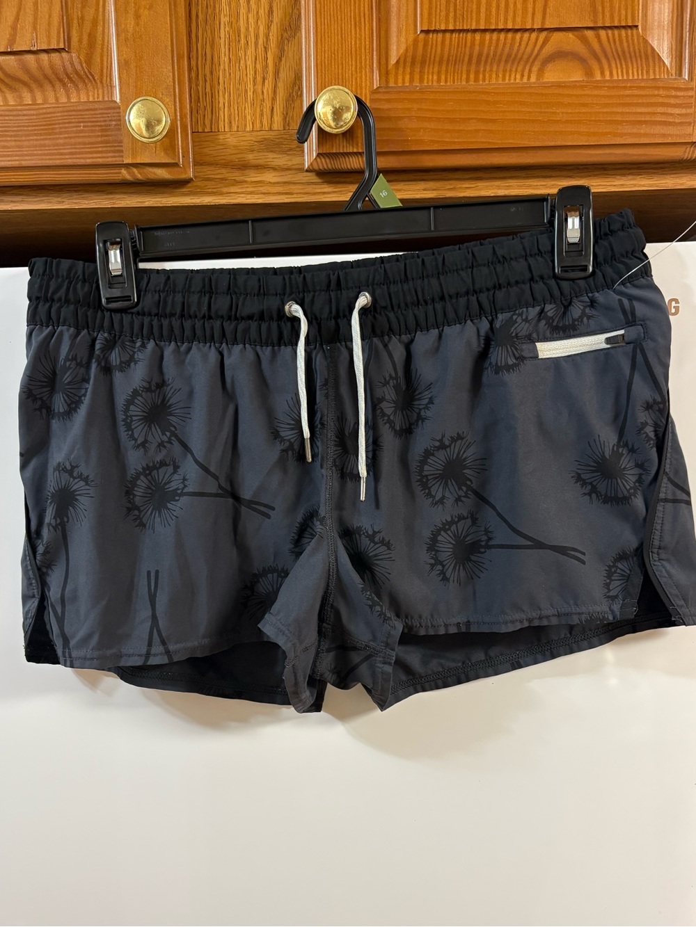 Vuori clementine women’s Print Athletic Shorts with Drawstring